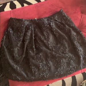 Skater skirt 20w black flowers on mesh